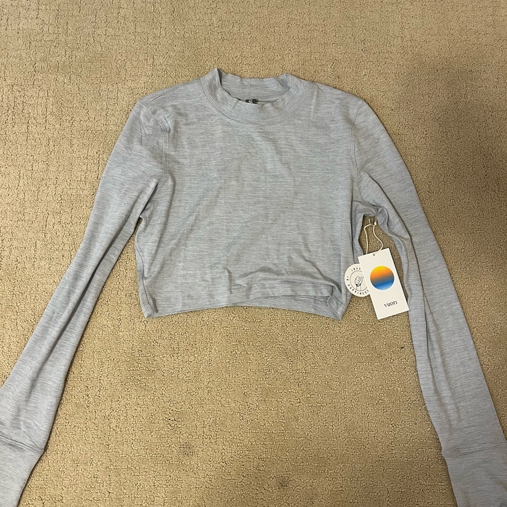 Vuori lux crop tee